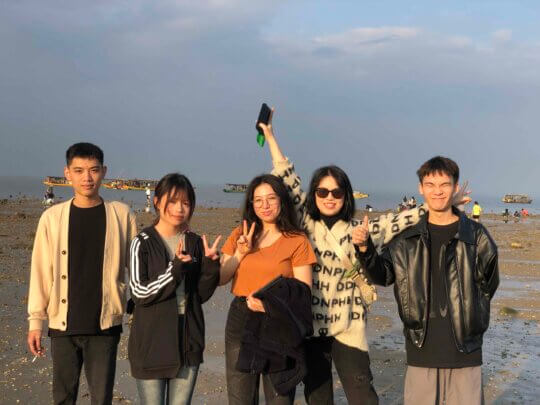 LTL Beihai | Student Andrea with her homestay and friends